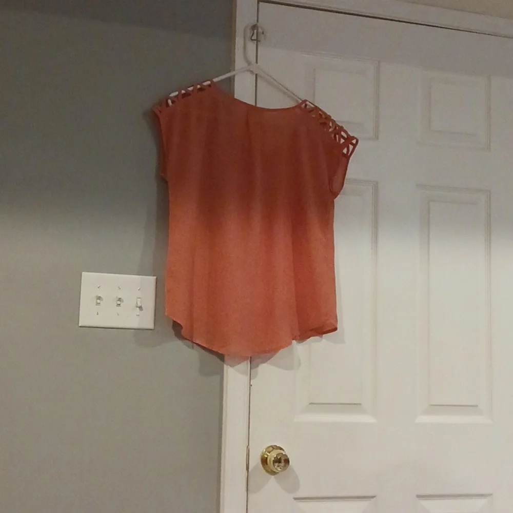 E&M Peach colored blouse - Picture 2 of 2
